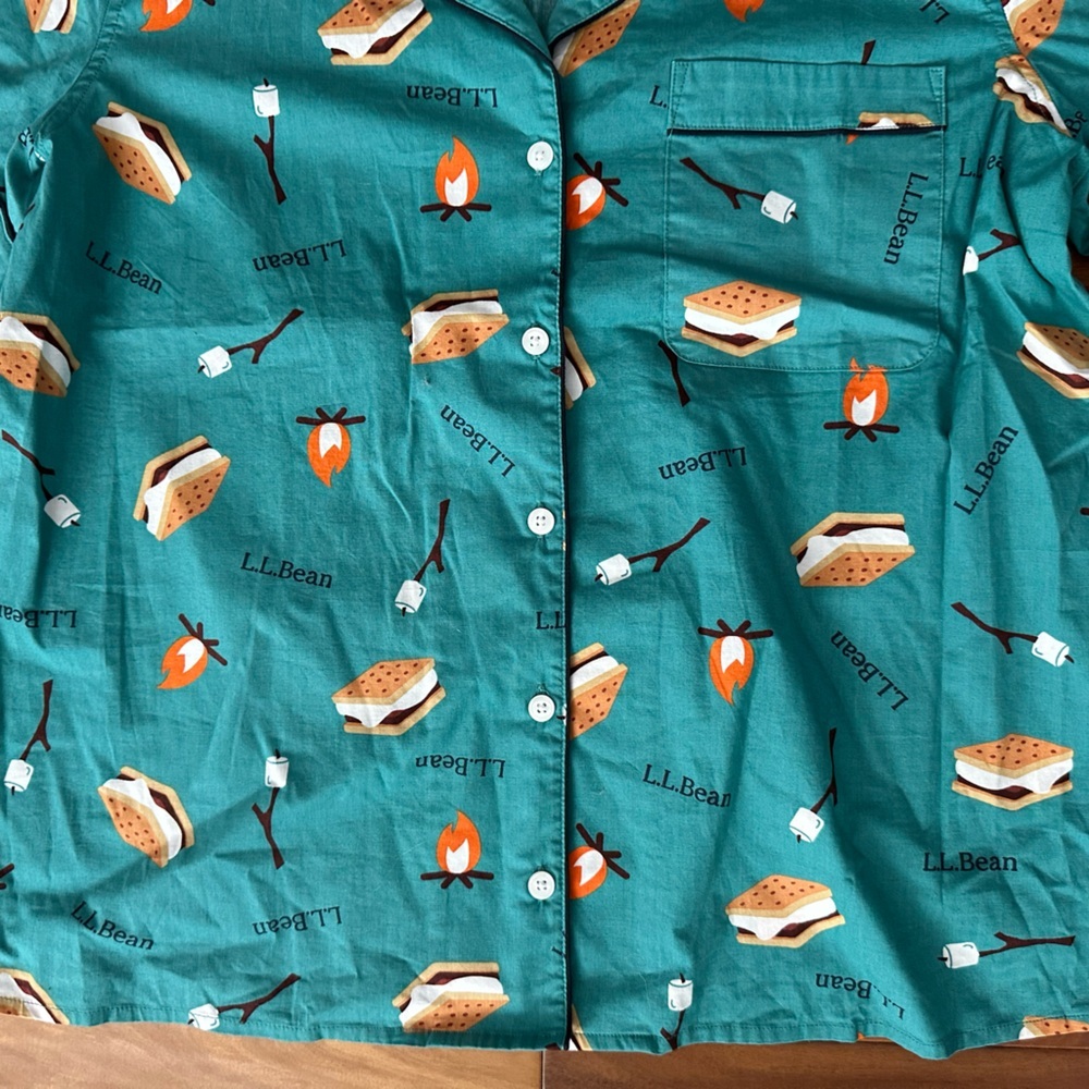 L.L. Bean S’mores Camp Sleep Shirt size Medium - Picture 3 of 3